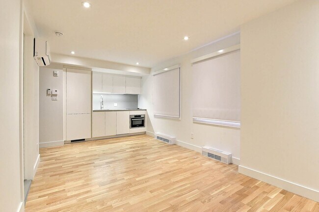 Photo - 3195 Av. Van Horne Unit 101