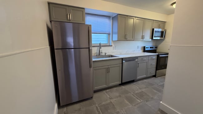 Photo - 6439 Elbrook Ave