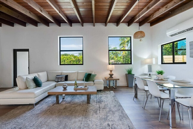 Photo - 11534 NE 13th Ave Unidad ID1245241P