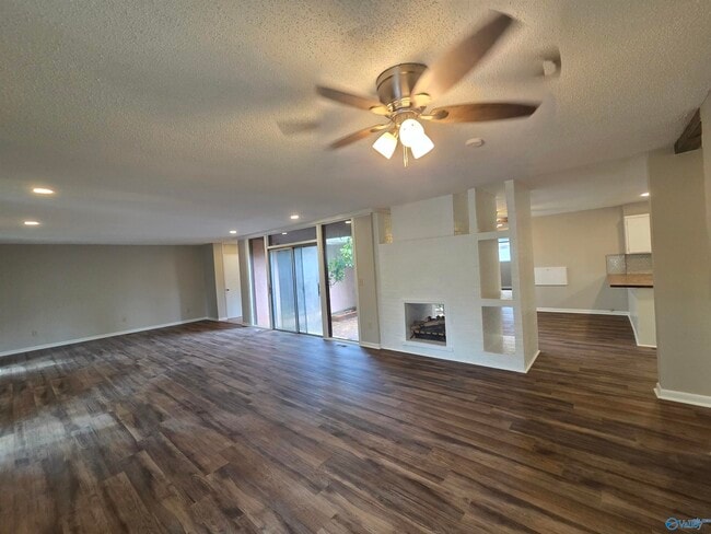Photo - 1209 Governors Dr SE
