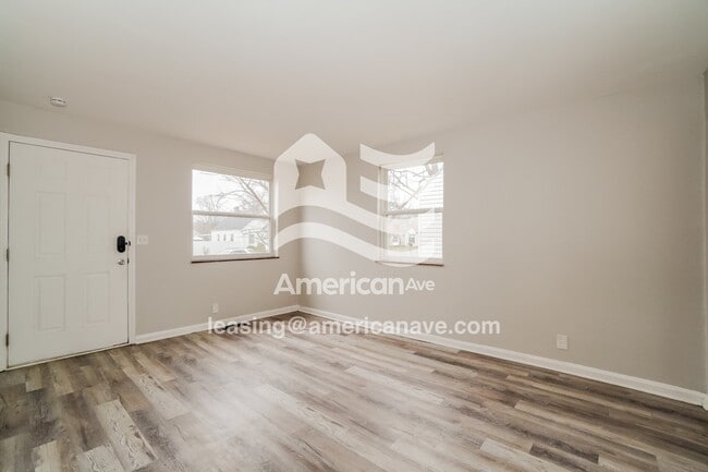 Photo - 2144 Ontario St