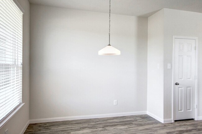2839 Silver Tree