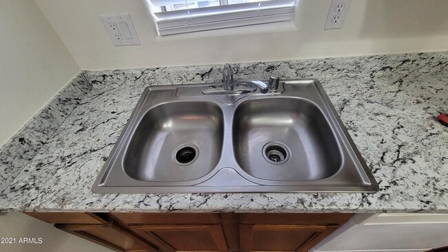 Photo - 2205 W Morten Ave