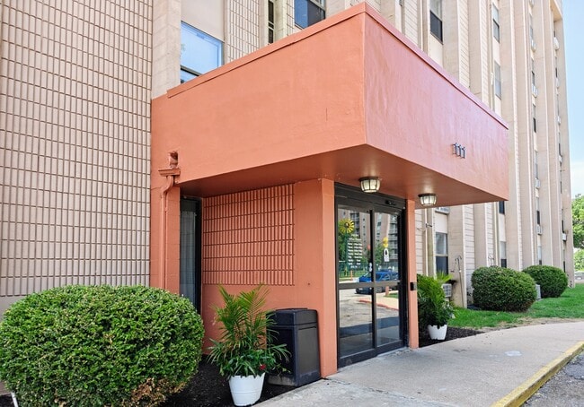 Photo - Riverview Apartments