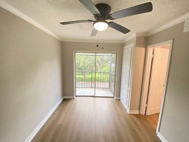 Photo - 121 Oyster Bay Cir Unit 320