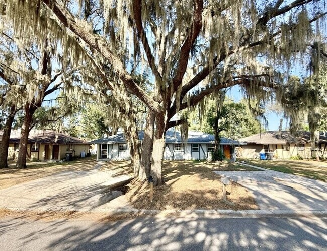 Building Photo - 1339 Eagleview Dr