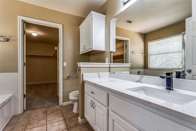 Photo - 4004 Canyon Glen Cir