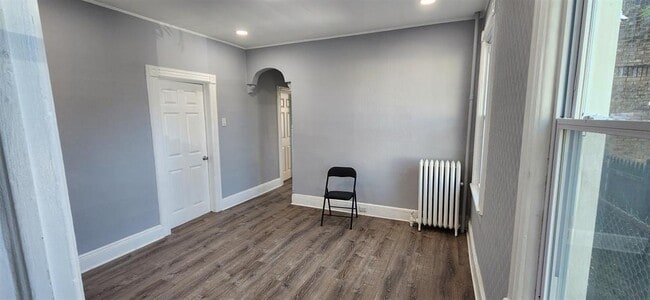 Photo - 100 W 12th St