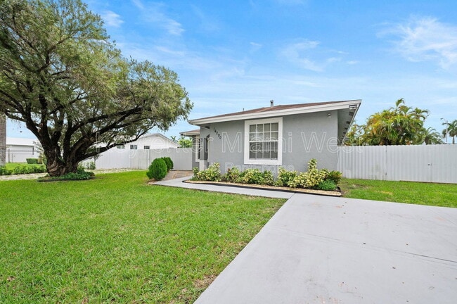 Photo - 14290 SW 287th St