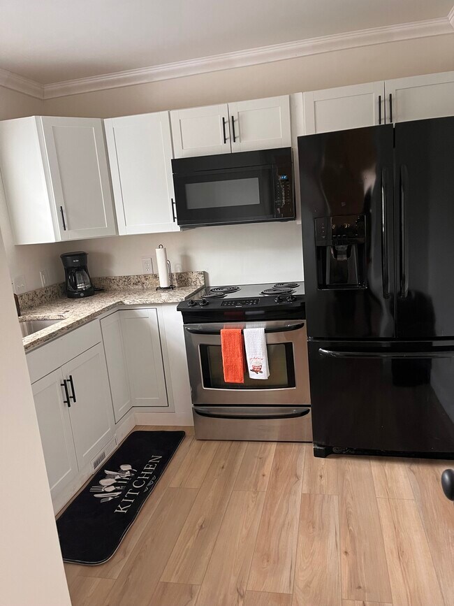 Photo - 2014 Willis St