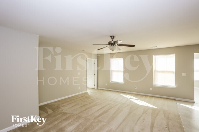 Photo - 1512 Scarbrough Cir SW