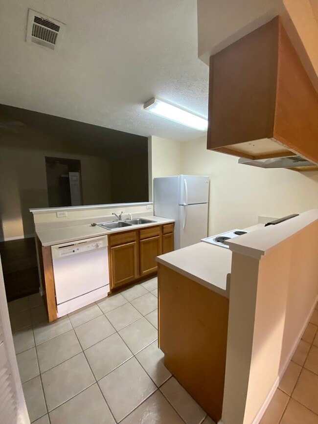 Photo - 2 Bdr/2bath townhome, great location!
