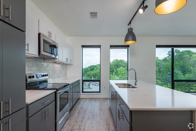 2 BR, 2 BA - 1874 SF