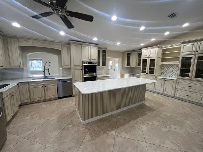 Photo - 114 N Tymber Creek Rd