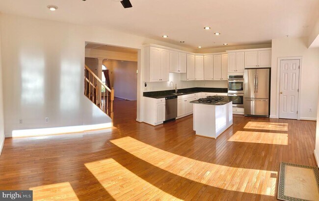 Photo - 1802 Dawson St