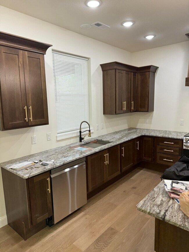 Photo - 1020 Crestland Ave