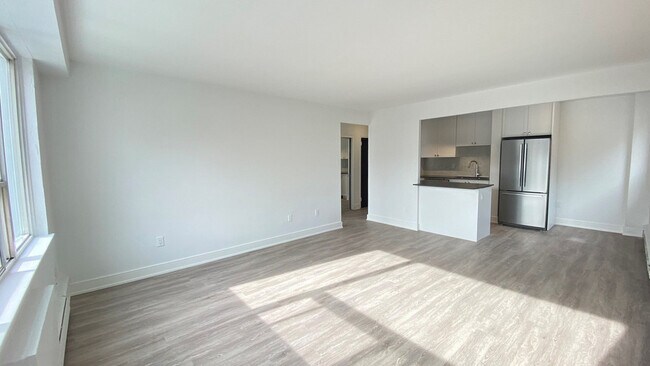 Photo - 66 Spadina Rd