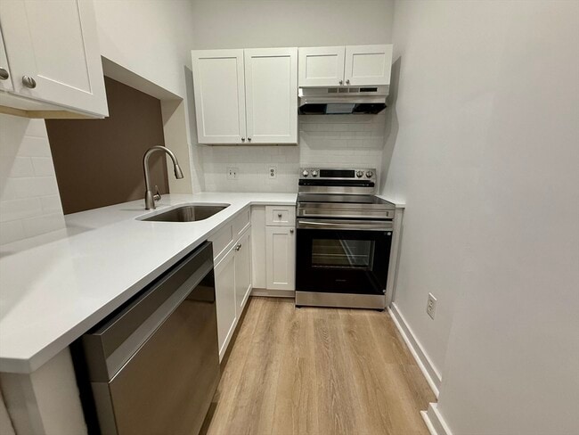 Building Photo - 452 Clementine Park Unit c