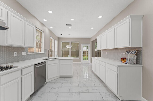 Photo - 15306 Goodman St