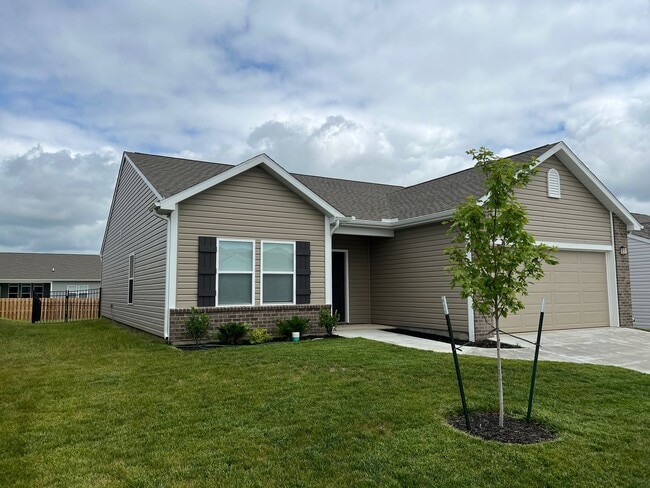 Photo - Almost new 3B2B plus den+fenced yard