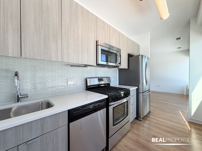 Photo - 548 W Webster Ave