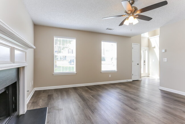 Photo - 2350 Sapphire Ct