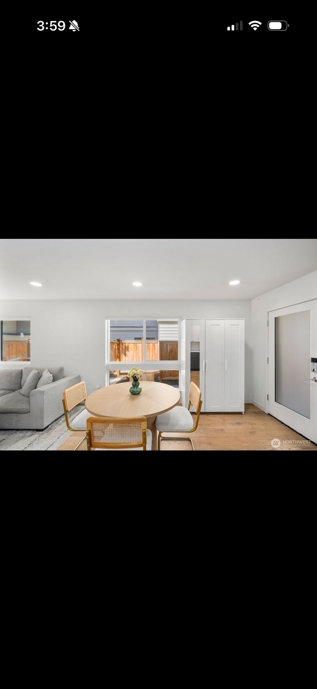 Photo - 4028 5th Ave NE