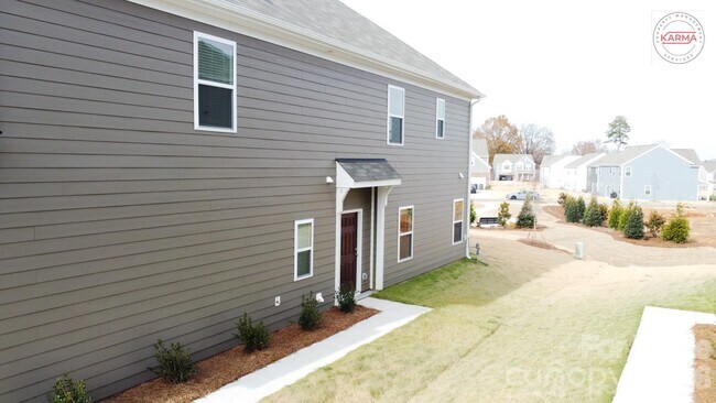 Photo - 785 Earhart St NW