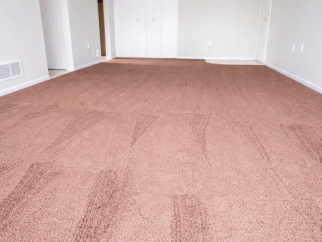 Photo - Canterbury Court