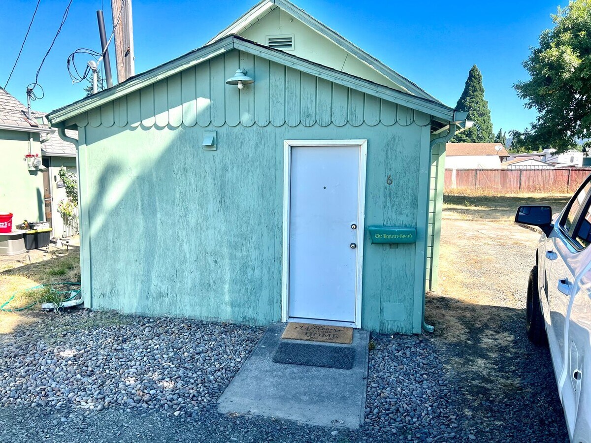 Photo - Great Single level unit!