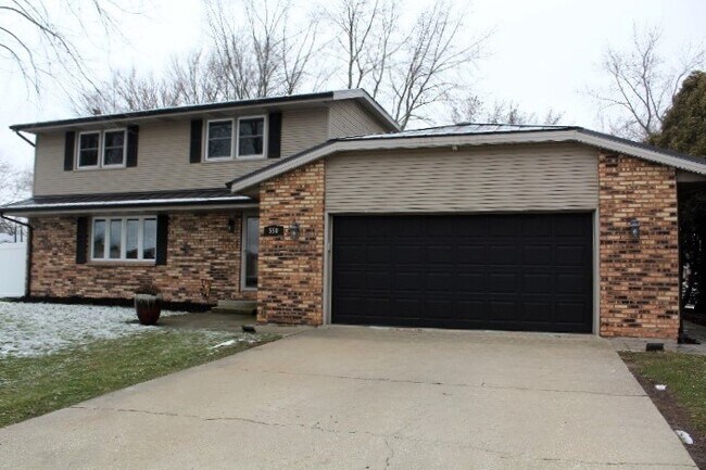 Photo - 550 Independence Dr House