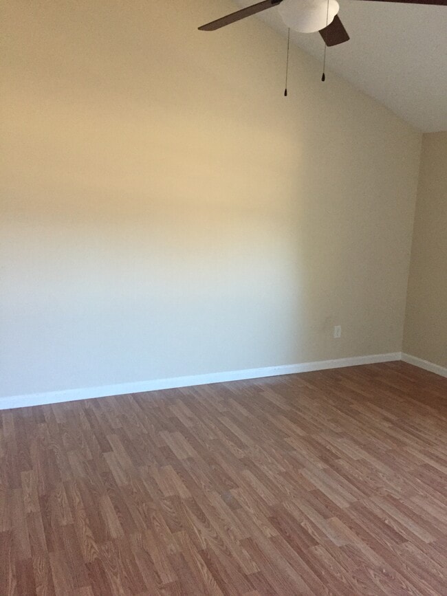 dormitorio - 136 Shoally St