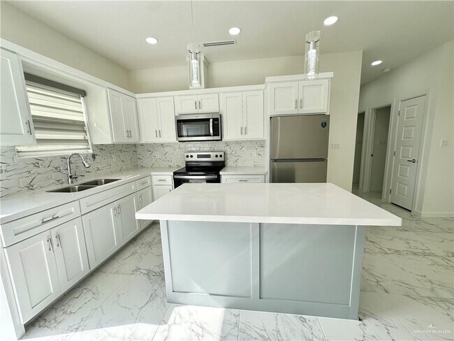 Photo - 15 N "E" St Unidad 2