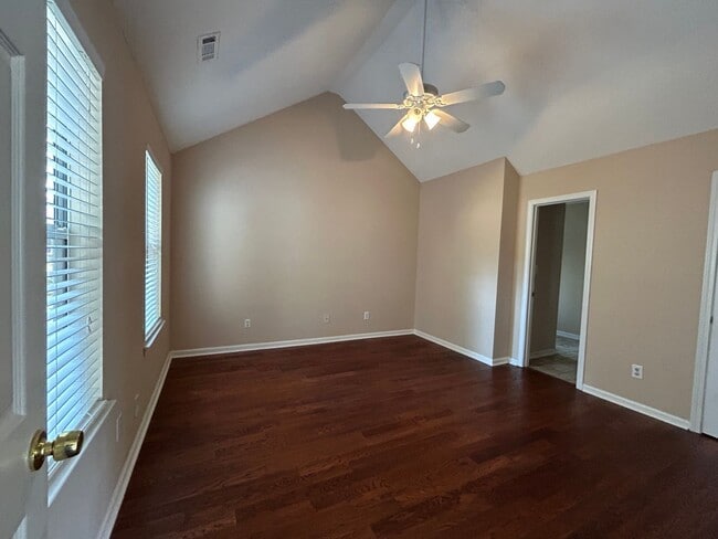 Photo - 413 Sherrels Ford