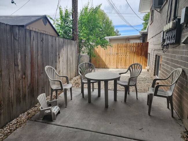 Photo - MetHigh 8-Plex/__Bldgs *** Unit 4