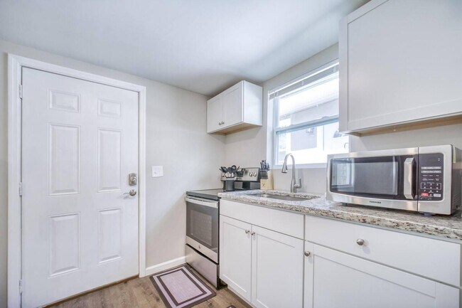 832 Mikael Ave