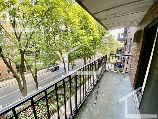 Photo - 135 Pleasant St Unidad 406