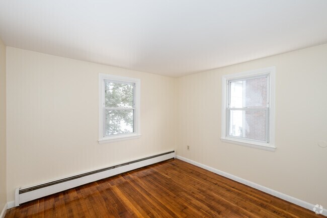 2BR, 1BA - 766SF - Primary Bedroom