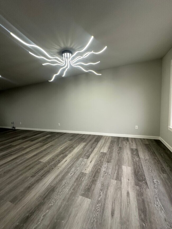 Photo - Beautiful 4 Bedroom 3 Bathroom Home in Everett!