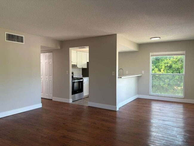 Photo - P167 - LMB #108 Unit P167 - LMB - 2202 57th St S, #108