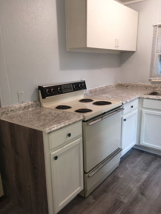 Photo - Adorable single family home