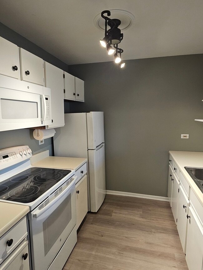 Photo - 1354 Cunat Ct Unit 1B