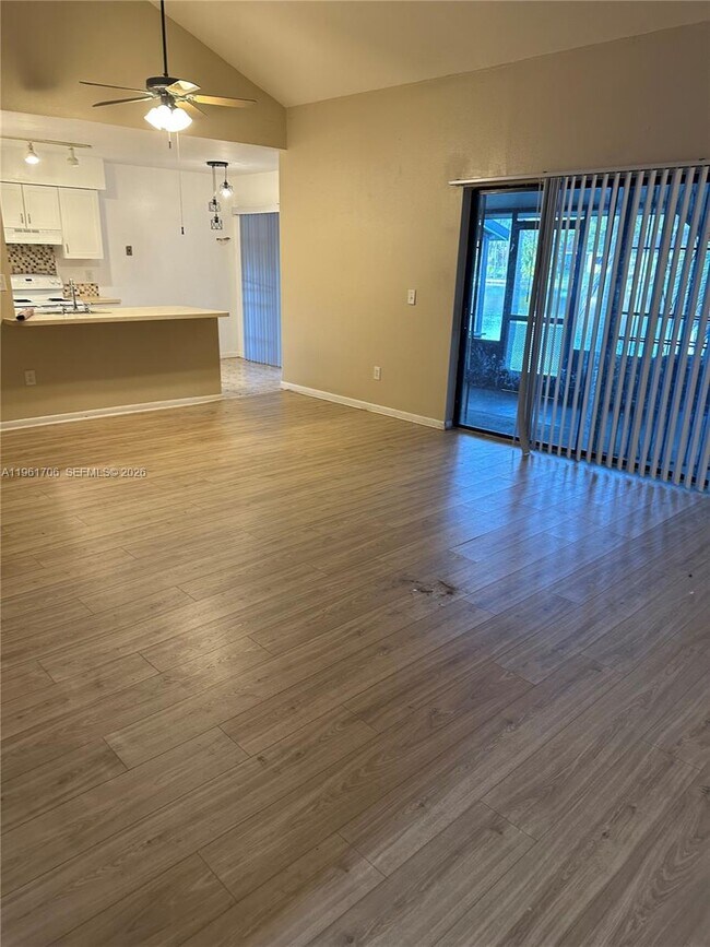 Photo - 1525 Sandpiper Blvd