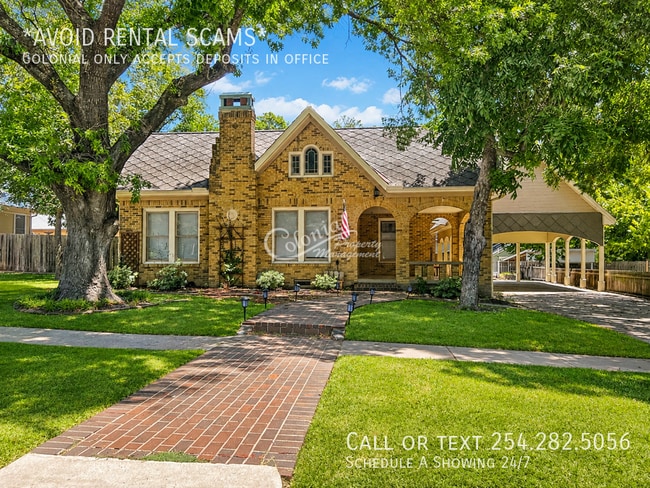 1113 N Main St