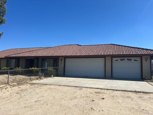 Charming Single-Story Retreat on 1.77 Acres - Charming Single-Story Retreat on 1.77 Acres House