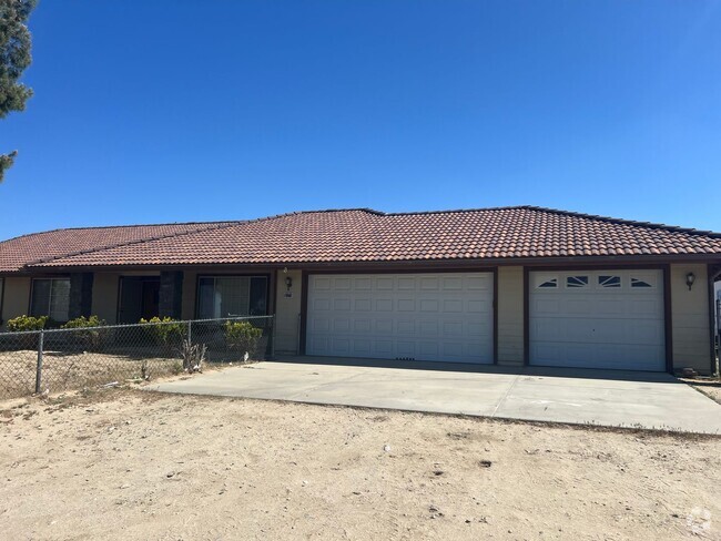 Building Photo - Charming Single-Story Retreat on 1.77 Acres Rental
