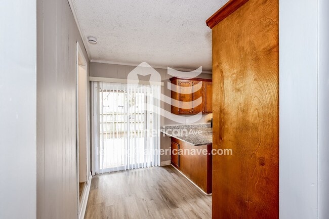711 Greendale Dr
