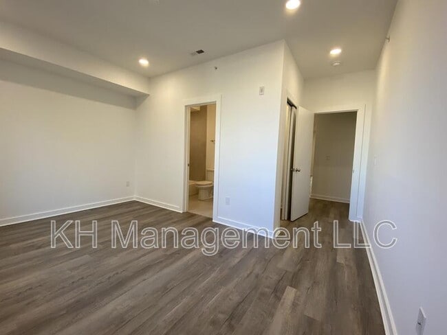 Photo - 709 N 44th St Unit 3