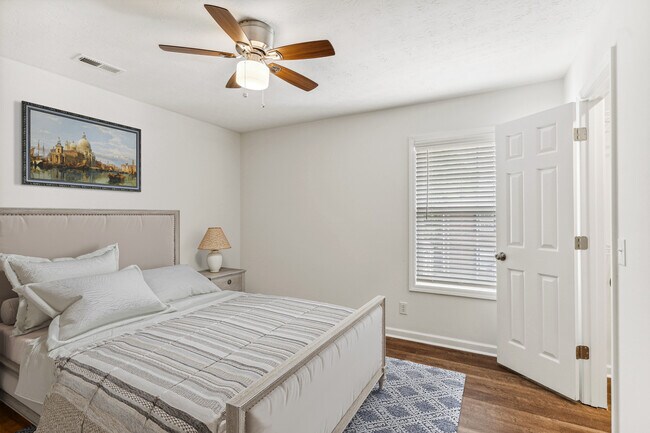 Photo - The Bellevue at 1045