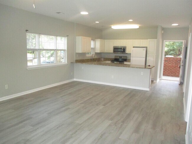 3923 Gladiola Ct